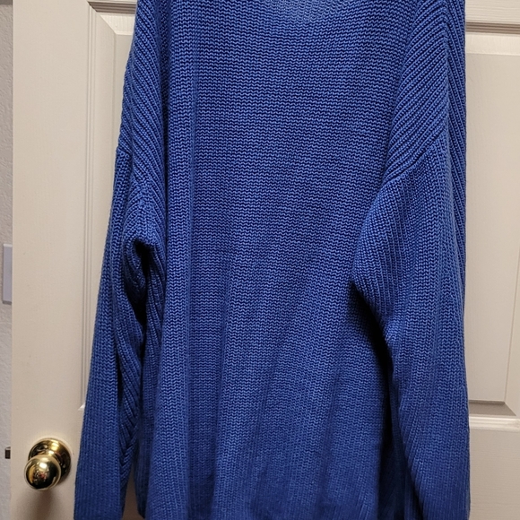 Blue Sweater - Picture 3 of 3